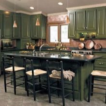Зелена кухня (111 фото): кухонний гарнітур зеленого кольору в дизайні інтер’єру, вибір зелених шпалер, сіро-зелена і темно-зелена, чорно-зелена і зелено-коричнева кухні