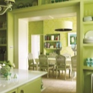 Зелена кухня (111 фото): кухонний гарнітур зеленого кольору в дизайні інтер’єру, вибір зелених шпалер, сіро-зелена і темно-зелена, чорно-зелена і зелено-коричнева кухні