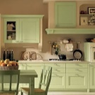 Зелена кухня (111 фото): кухонний гарнітур зеленого кольору в дизайні інтер’єру, вибір зелених шпалер, сіро-зелена і темно-зелена, чорно-зелена і зелено-коричнева кухні