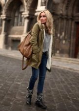 Жіночі черевики (100 фото): модне взуття для жінок сезону 2020, туфлі в стилі мілітарі, Shoiberg, Betsy