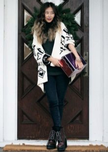 Жіночі черевики (100 фото): модне взуття для жінок сезону 2020, туфлі в стилі мілітарі, Shoiberg, Betsy