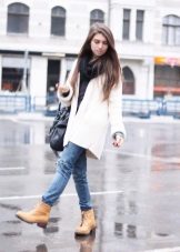 Жіночі черевики (100 фото): модне взуття для жінок сезону 2020, туфлі в стилі мілітарі, Shoiberg, Betsy