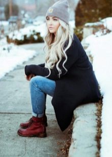 Жіночі черевики (100 фото): модне взуття для жінок сезону 2020, туфлі в стилі мілітарі, Shoiberg, Betsy