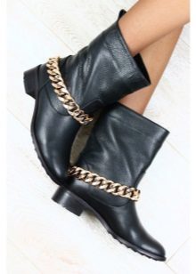 Жіночі черевики (100 фото): модне взуття для жінок сезону 2020, туфлі в стилі мілітарі, Shoiberg, Betsy