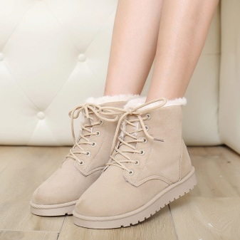 Жіночі черевики (100 фото): модне взуття для жінок сезону 2020, туфлі в стилі мілітарі, Shoiberg, Betsy