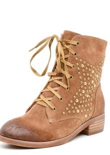 Жіночі черевики (100 фото): модне взуття для жінок сезону 2020, туфлі в стилі мілітарі, Shoiberg, Betsy