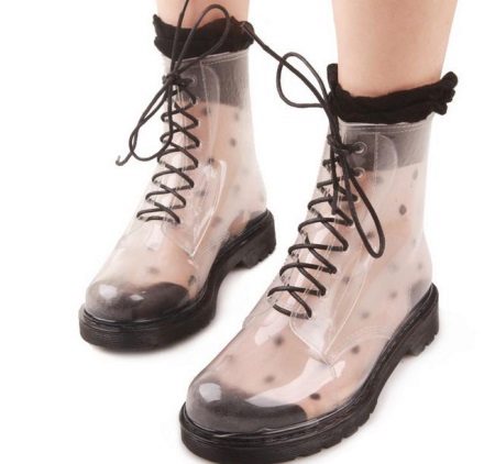 Жіночі черевики (100 фото): модне взуття для жінок сезону 2020, туфлі в стилі мілітарі, Shoiberg, Betsy