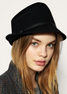 Жіночі фетрові капелюхи на осінньо-зимовий сезон (54 фото): широкополі моделі з полями