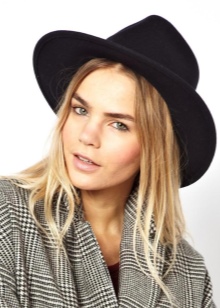 Жіночі фетрові капелюхи на осінньо-зимовий сезон (54 фото): широкополі моделі з полями