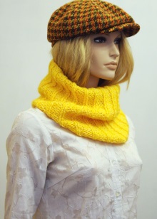 Жіночі кепки (133 фото): модні шапки з фетру та шкіри, з маленьким козирком, гаврош, теплі шуби і з мутона, жокейка