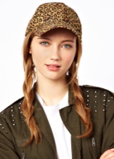 Жіночі кепки (133 фото): модні шапки з фетру та шкіри, з маленьким козирком, гаврош, теплі шуби і з мутона, жокейка