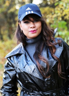 Жіночі кепки (133 фото): модні шапки з фетру та шкіри, з маленьким козирком, гаврош, теплі шуби і з мутона, жокейка