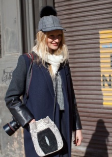 Жіночі кепки (133 фото): модні шапки з фетру та шкіри, з маленьким козирком, гаврош, теплі шуби і з мутона, жокейка