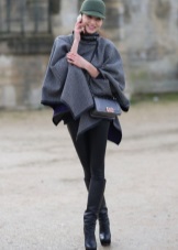 Жіночі кепки (133 фото): модні шапки з фетру та шкіри, з маленьким козирком, гаврош, теплі шуби і з мутона, жокейка