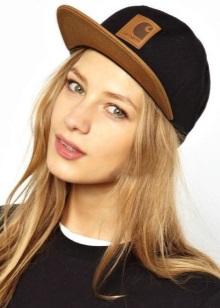 Жіночі кепки (133 фото): модні шапки з фетру та шкіри, з маленьким козирком, гаврош, теплі шуби і з мутона, жокейка