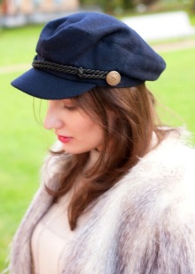 Жіночі кепки (133 фото): модні шапки з фетру та шкіри, з маленьким козирком, гаврош, теплі шуби і з мутона, жокейка