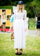 Жіночі кепки (133 фото): модні шапки з фетру та шкіри, з маленьким козирком, гаврош, теплі шуби і з мутона, жокейка