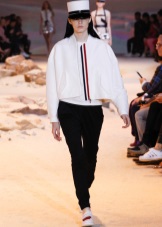 Жіночі кепки (133 фото): модні шапки з фетру та шкіри, з маленьким козирком, гаврош, теплі шуби і з мутона, жокейка