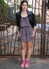 Жіночі літні черевики (53 фото): моделі з високим берцем, трекінгові, з відкритим носом на літо і на шнурках, шкіряні