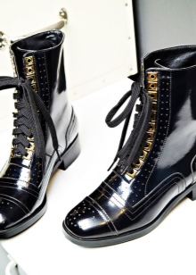 Жіночі лаковані черевики (64 фото): лакові сині та рожеві зимові модні моделі 2020