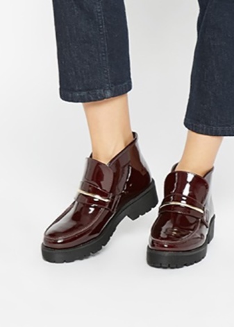 Жіночі лаковані черевики (64 фото): лакові сині та рожеві зимові модні моделі 2020