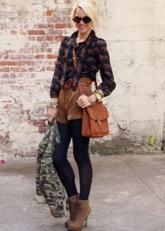 Жіночі напівчобітки (76 фото): з чим носити білі, червоні і інших кольорів, гумові і шкіряні, спортивні моделі без каблука і інші?