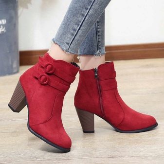 Жіночі напівчобітки (76 фото): з чим носити білі, червоні і інших кольорів, гумові і шкіряні, спортивні моделі без каблука і інші?