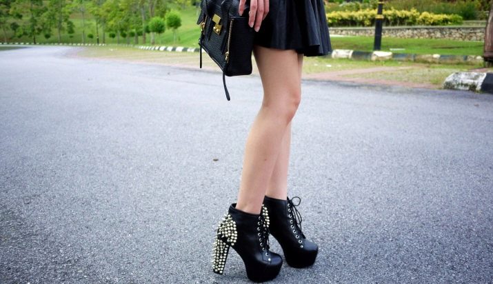 Жіночі напівчобітки (76 фото): з чим носити білі, червоні і інших кольорів, гумові і шкіряні, спортивні моделі без каблука і інші?