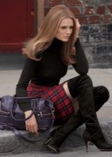 Жіночі осінні черевики (94 фото): модні шкіряні моделі 2020 без каблука, на платформі і на тракторній підошві, чорні лакові