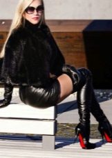 Жіночі осінні черевики (94 фото): модні шкіряні моделі 2020 без каблука, на платформі і на тракторній підошві, чорні лакові