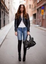 Жіночі осінні черевики (94 фото): модні шкіряні моделі 2020 без каблука, на платформі і на тракторній підошві, чорні лакові