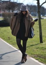 Жіночі осінні черевики (94 фото): модні шкіряні моделі 2020 без каблука, на платформі і на тракторній підошві, чорні лакові