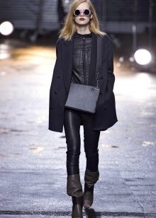 Жіночі осінні черевики (94 фото): модні шкіряні моделі 2020 без каблука, на платформі і на тракторній підошві, чорні лакові