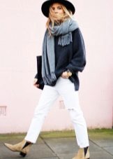 Жіночі осінні черевики (94 фото): модні шкіряні моделі 2020 без каблука, на платформі і на тракторній підошві, чорні лакові