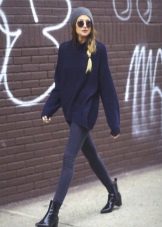 Жіночі осінні черевики (94 фото): модні шкіряні моделі 2020 без каблука, на платформі і на тракторній підошві, чорні лакові