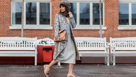 Жіночі осінні туфлі (66 фото): на низькому каблуці на осінь, модні моделі на товстій підошві без каблука 2020, з чим їх носити