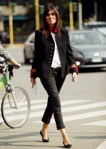 Жіночі осінні туфлі (66 фото): на низькому каблуці на осінь, модні моделі на товстій підошві без каблука 2020, з чим їх носити