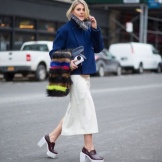 Жіночі осінні туфлі (66 фото): на низькому каблуці на осінь, модні моделі на товстій підошві без каблука 2020, з чим їх носити