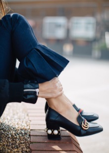 Жіночі осінні туфлі (66 фото): на низькому каблуці на осінь, модні моделі на товстій підошві без каблука 2020, з чим їх носити