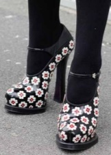 Жіночі осінні туфлі (66 фото): на низькому каблуці на осінь, модні моделі на товстій підошві без каблука 2020, з чим їх носити