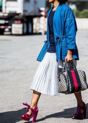 Жіночі осінні туфлі (66 фото): на низькому каблуці на осінь, модні моделі на товстій підошві без каблука 2020, з чим їх носити