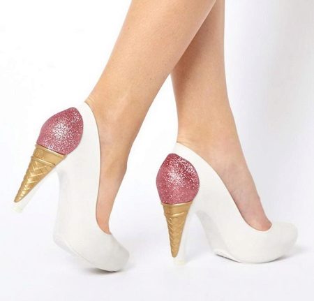 Жіночі осінні туфлі (66 фото): на низькому каблуці на осінь, модні моделі на товстій підошві без каблука 2020, з чим їх носити