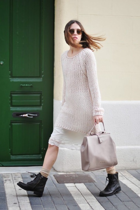 Жіночі осінні туфлі (66 фото): на низькому каблуці на осінь, модні моделі на товстій підошві без каблука 2020, з чим їх носити