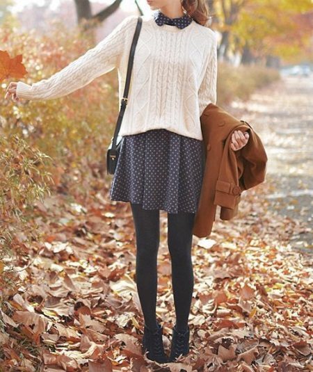 Жіночі осінні туфлі (66 фото): на низькому каблуці на осінь, модні моделі на товстій підошві без каблука 2020, з чим їх носити