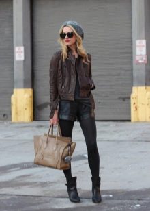 Жіночі шорти 2020 (183 фото): модні довгі і короткі для фітнесу, трикотажні і вовняні, червоні, чорні та білі