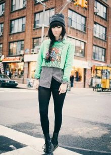 Жіночі шорти 2020 (183 фото): модні довгі і короткі для фітнесу, трикотажні і вовняні, червоні, чорні та білі