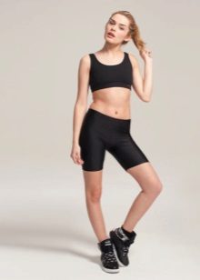 Жіночі шорти 2020 (183 фото): модні довгі і короткі для фітнесу, трикотажні і вовняні, червоні, чорні та білі