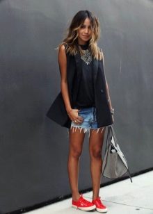 Жіночі шорти 2020 (183 фото): модні довгі і короткі для фітнесу, трикотажні і вовняні, червоні, чорні та білі