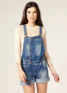 Жіночі шорти 2020 (183 фото): модні довгі і короткі для фітнесу, трикотажні і вовняні, червоні, чорні та білі