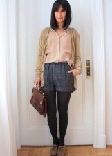 Жіночі шорти 2020 (183 фото): модні довгі і короткі для фітнесу, трикотажні і вовняні, червоні, чорні та білі